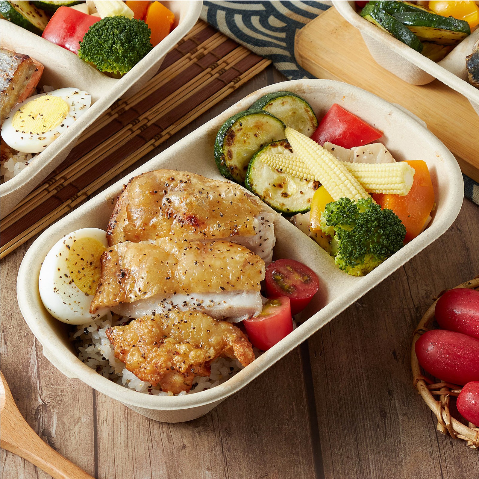 無骨烤雞腿排藜麥飯,健康餐,低卡餐,健康便當,營養餐盒,烤雞腿排,藜麥飯